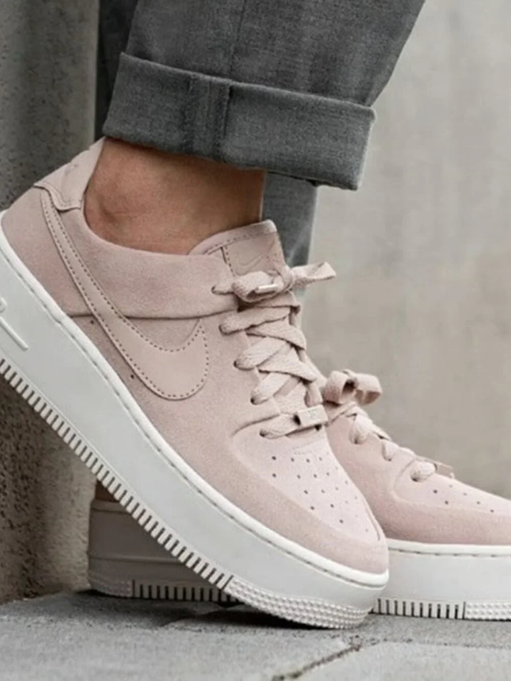Nike Air Force 1 Sage Low in “Barely Rose” Size 8.5